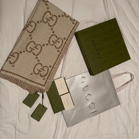 GG WOOL JACQUARD SCARF - Picture 2 of 7